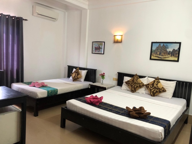 Standard Triple room