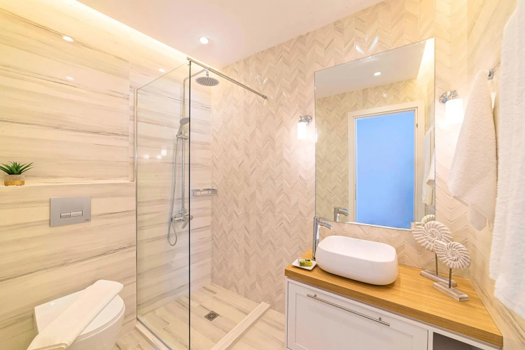 Villa Solaris Heated Pool & Hot Tub