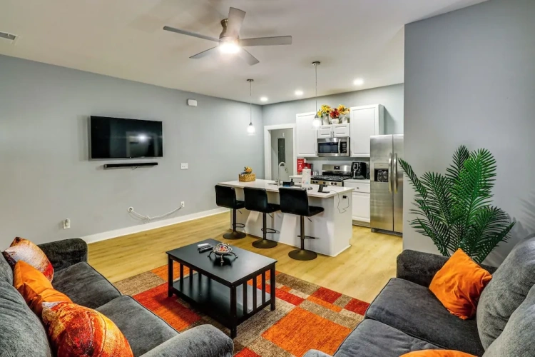 2 Bedrooms Apartment