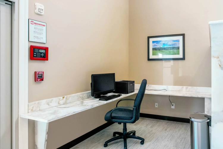 Comfort Suites Fishkill near Interstate 84