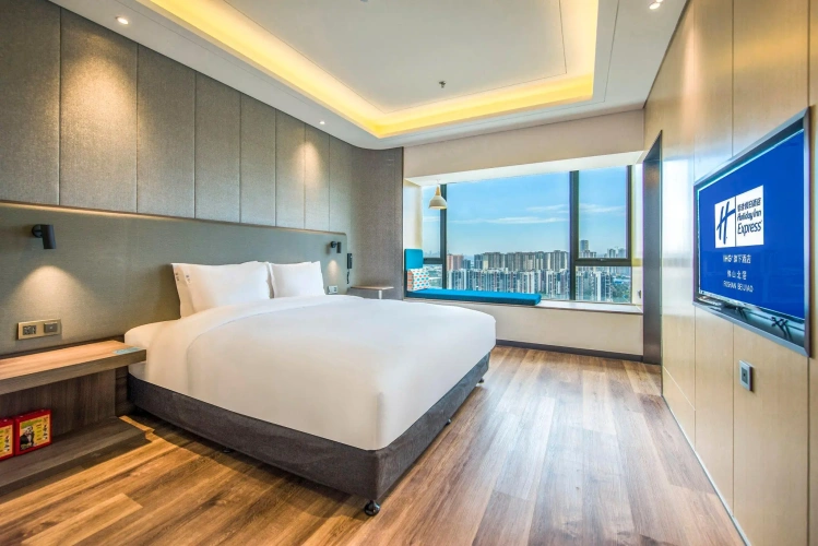 1 Bedroom Double Suite with park view