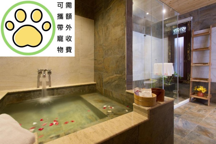 Standard Double room with garden view