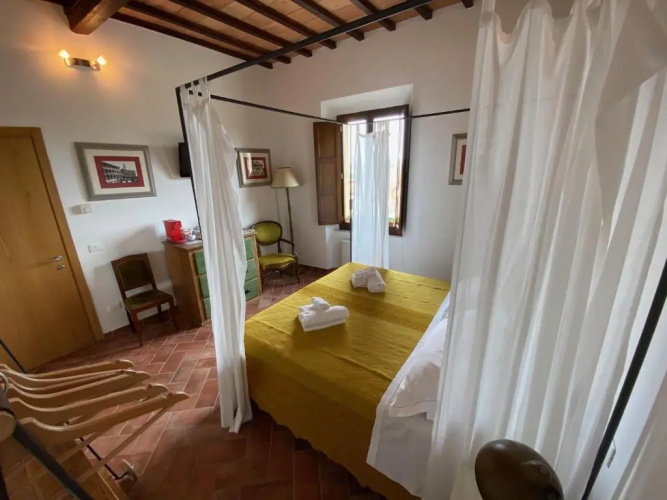Rooms and Wine