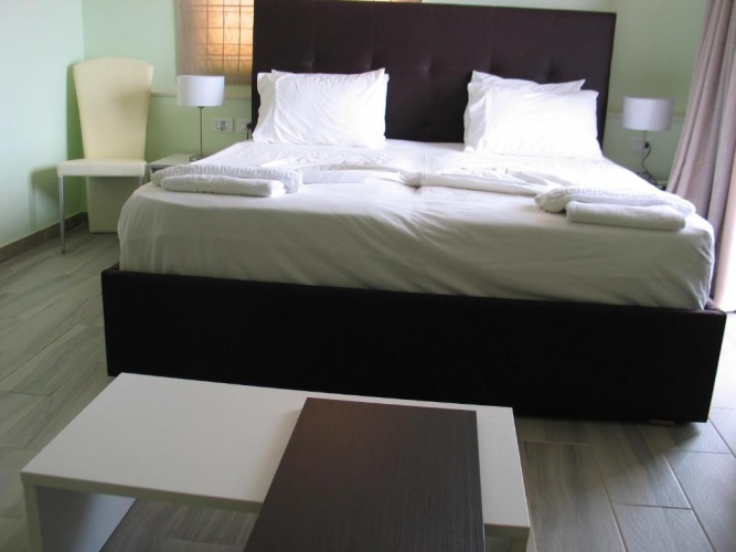 Suite with balcony and with partial sea view