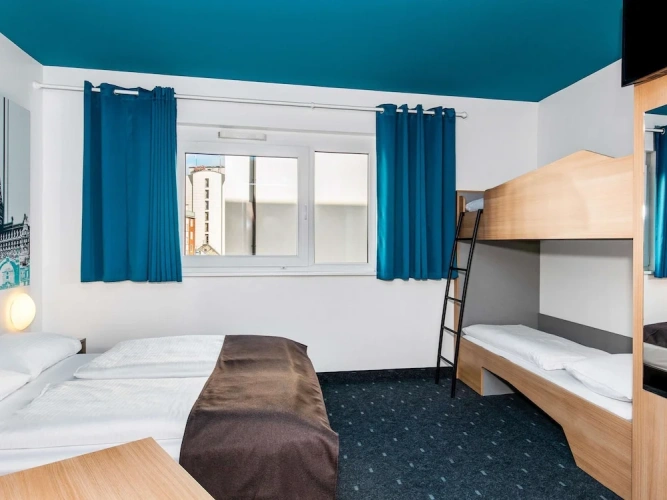 Standard Quadruple room