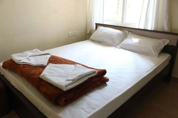 OYO Home 9166 Studio with Pool near Baga
