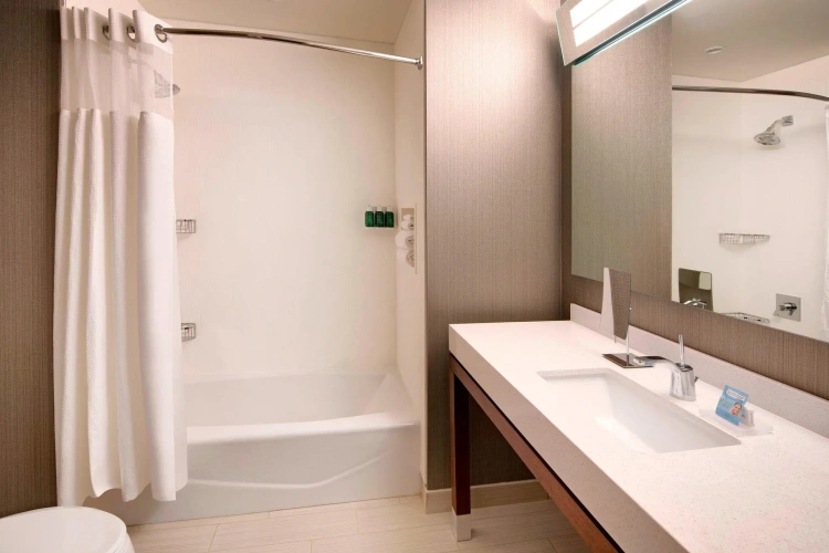 Standard Quadruple room with balcony and with city view