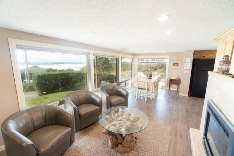 Neptune Beach - 3 Br Home