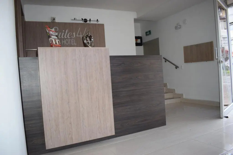 Suites 44 Hotel