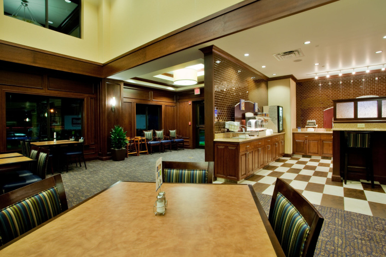 Holiday Inn Express Hotel & Suites Wilmington-Newark photo 40