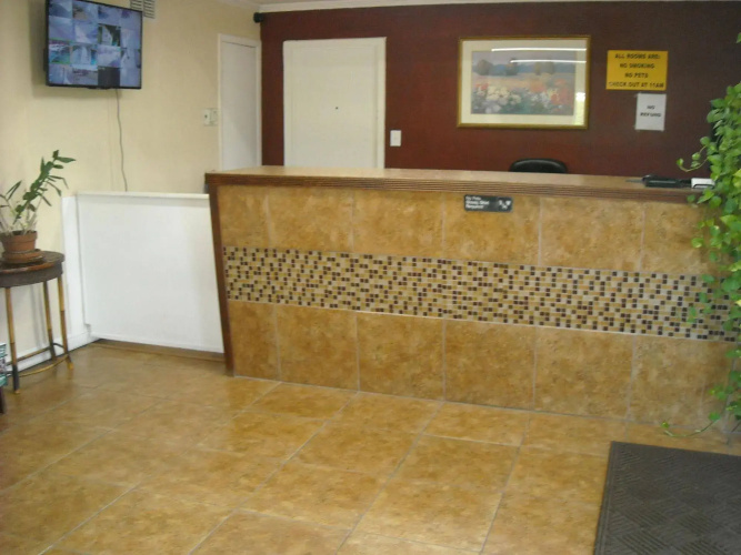 Bastrop Inn