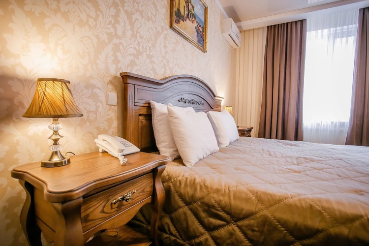 Aristocrat Hotel