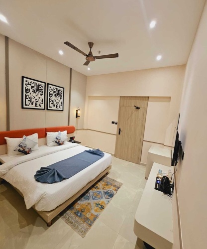 Superior Double room with city view
