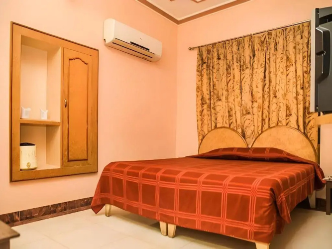 Hotel Priya