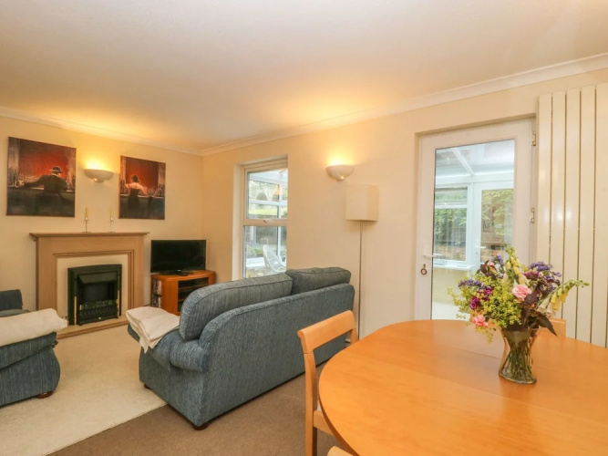 10 Pear Tree Court