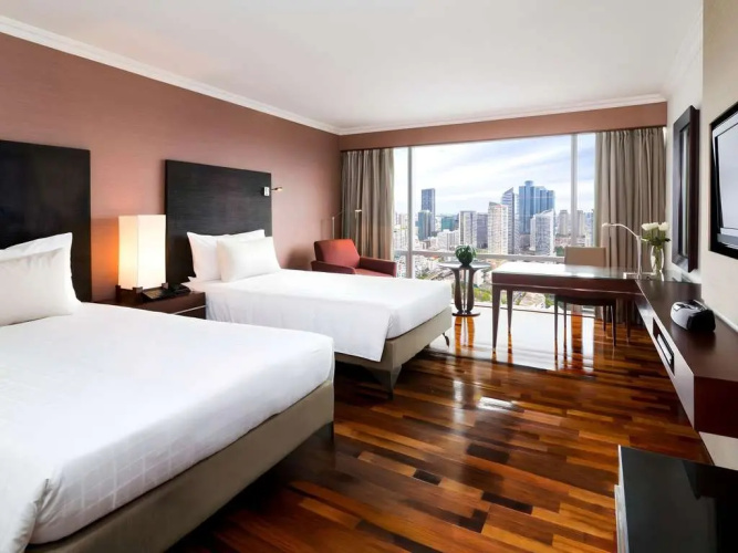 Deluxe Twin room with city view