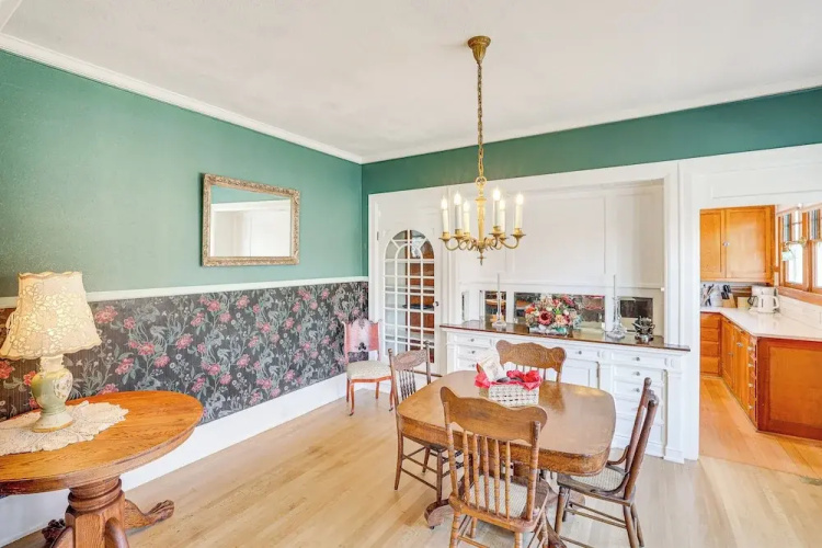 1 Mi to Pendleton Round-up: Historic 'elnor' Home