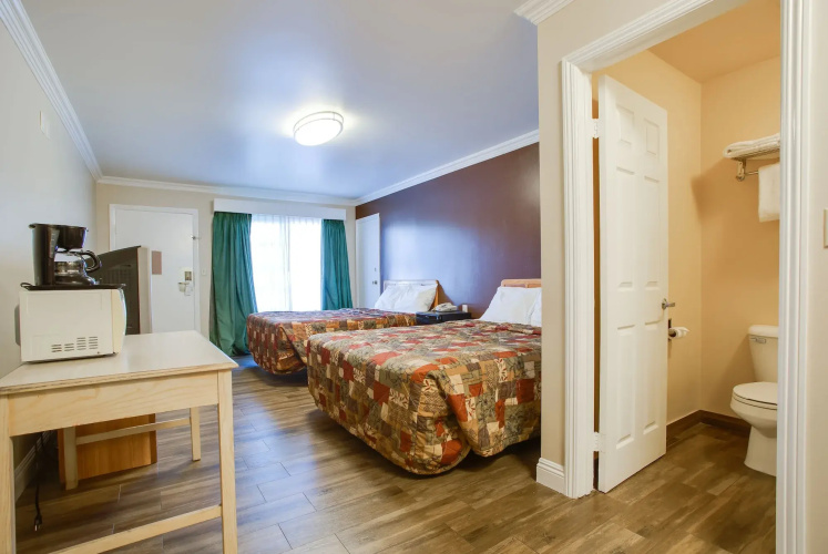 Abby's Anaheimer Inn