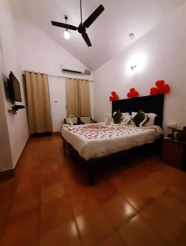 Deluxe Double room with pool view