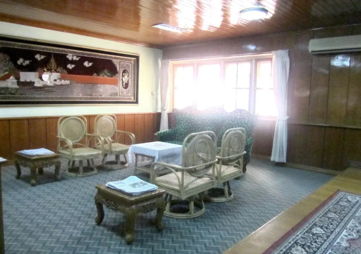 Zegyo Hotel