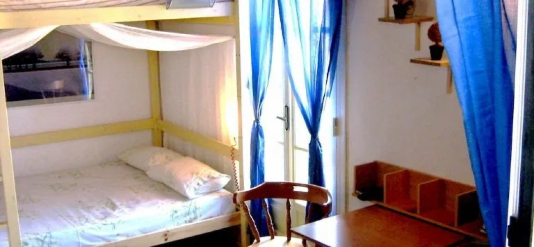 Adonis Guesthouse