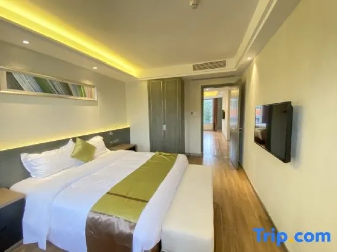 Deluxe Family Suite with sea view