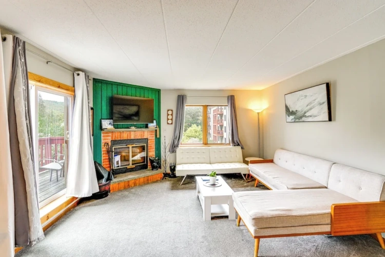 2 Bedrooms Apartment