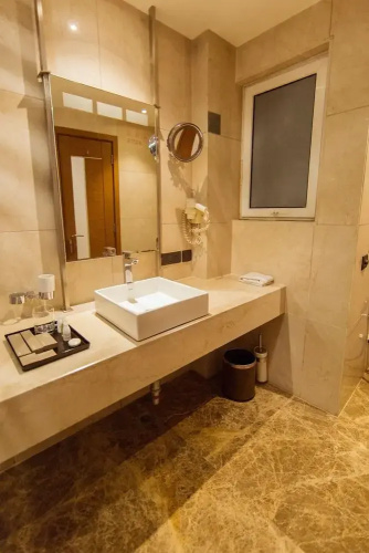 The Allure E - 82