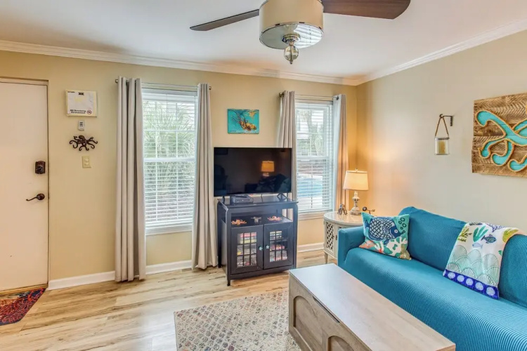 Pool Access, 4 Blocks to Ocean! N Myrtle Beach Gem