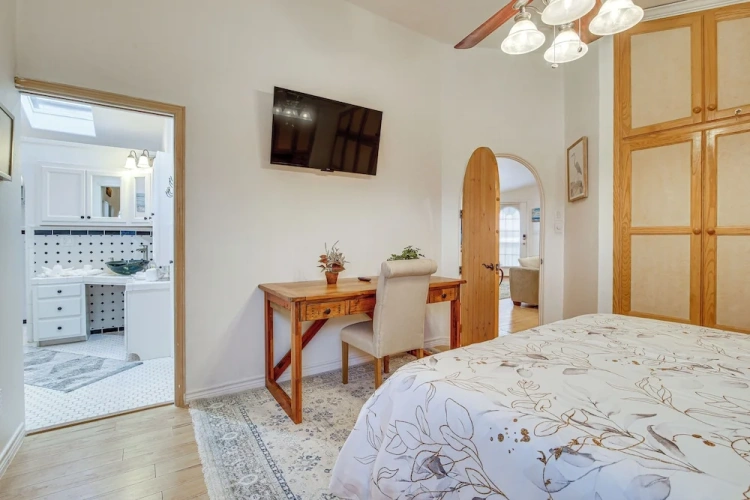 2 Bedrooms Cottage