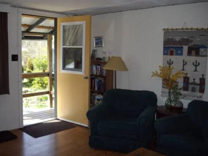 Lake Trail Guesthouse