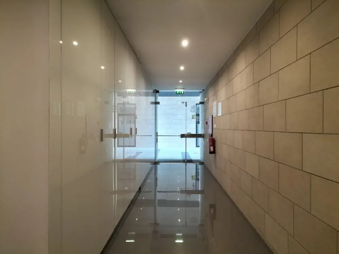 Rocha Prime Center Garage Flat