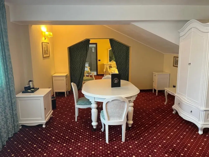 Classic Inn By Radacini