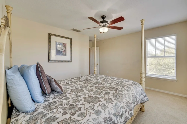 4 Bedrooms Cottage