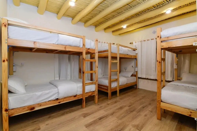 Raybo Hostel & Rooms