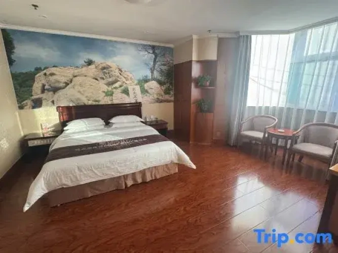 Deluxe Suite