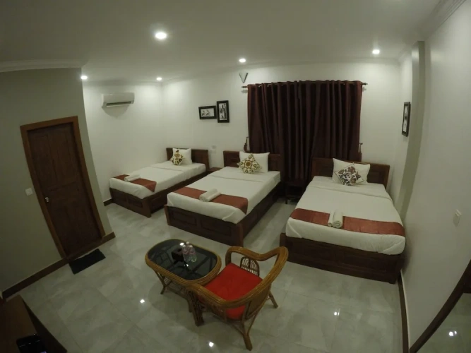 Standard Triple room
