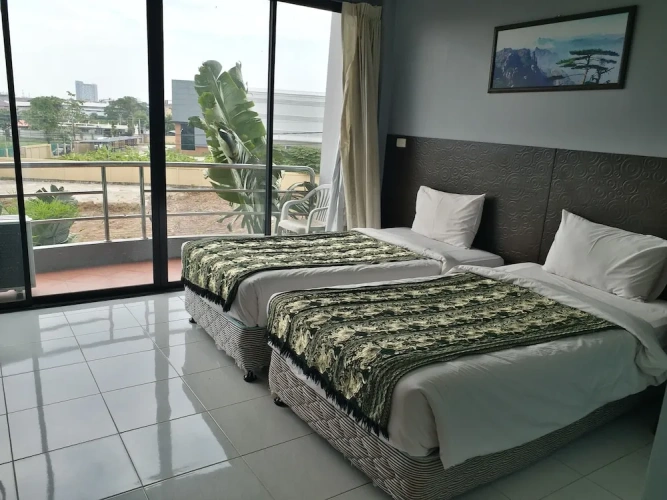Standard Twin room with balcony