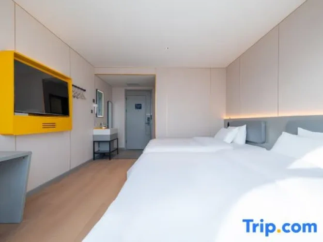 Standard Twin room with sea view