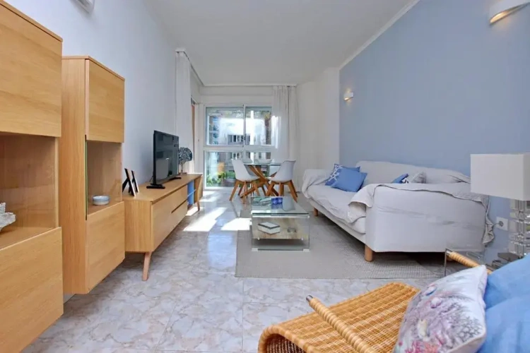 2 Bedrooms Apartment