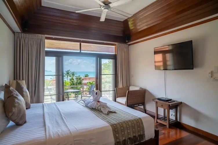 4BR Villa beach walking distance KBR44