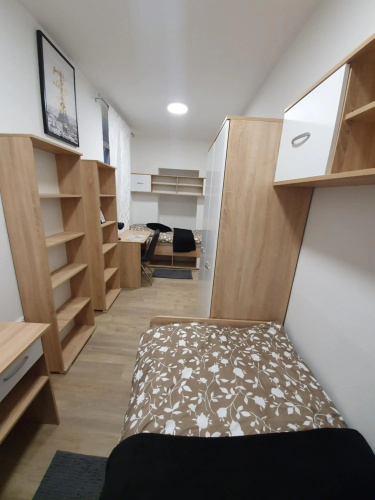 Railway Station City Modern Apartment