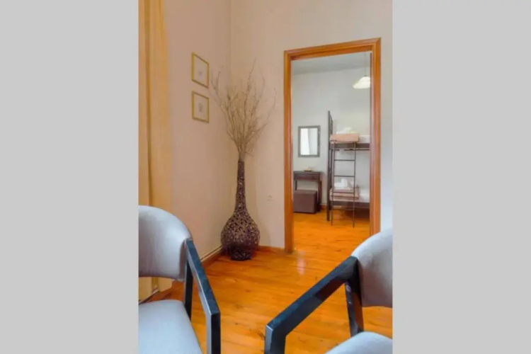 Anassa House