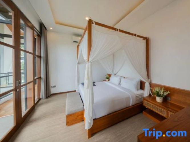 4 Bedrooms Villa