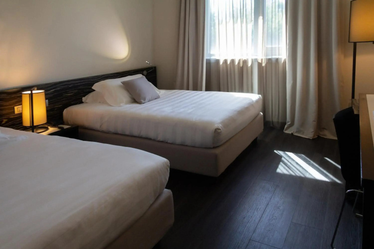 G Hotel