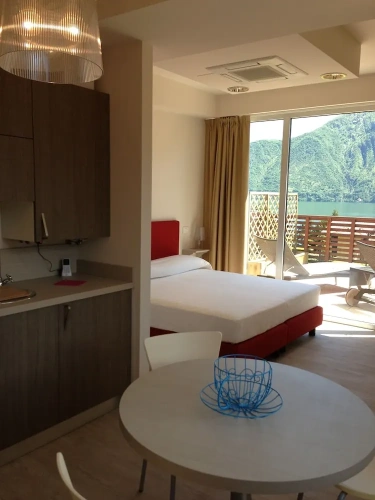Apartment with balcony and with lake view