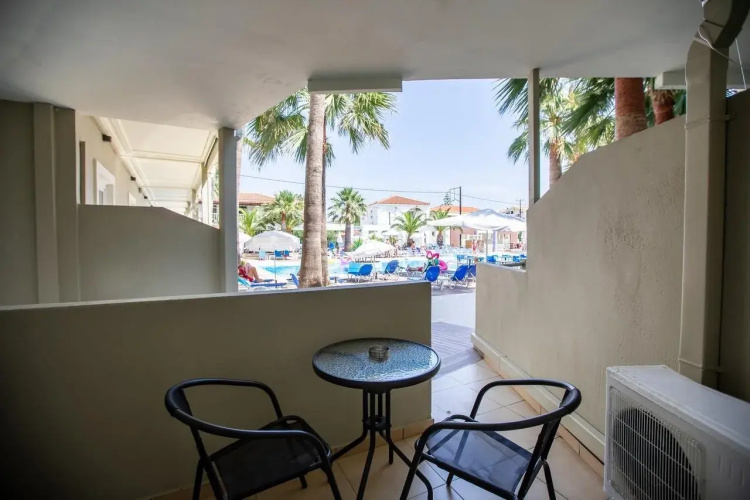 Cameo Beach Resort