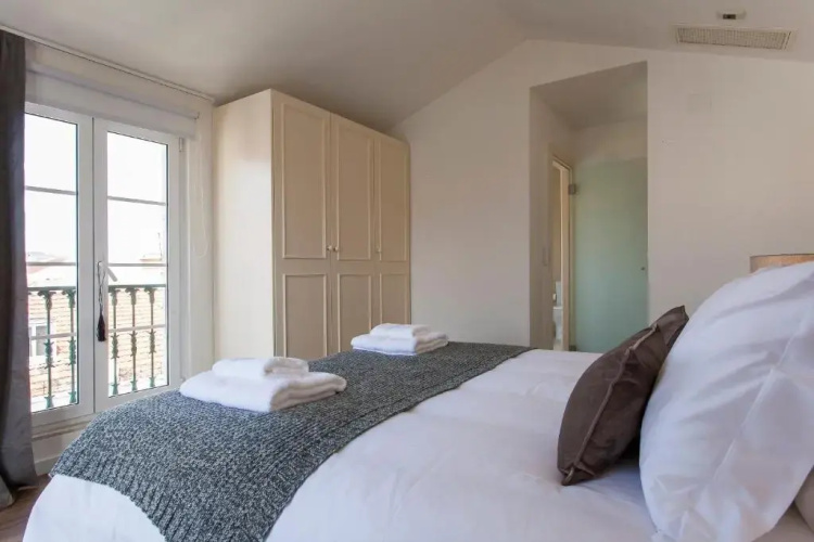 Chiado River View Deluxe Apartment