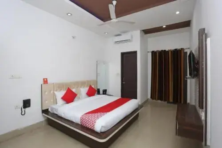 Hotel Abhinandan by OYO Rooms