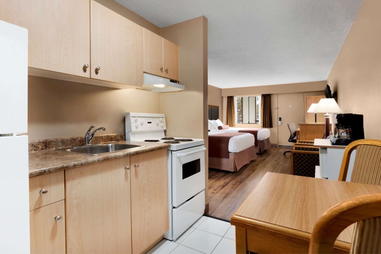 Days Inn by Wyndham Victoria Uptown photo 26